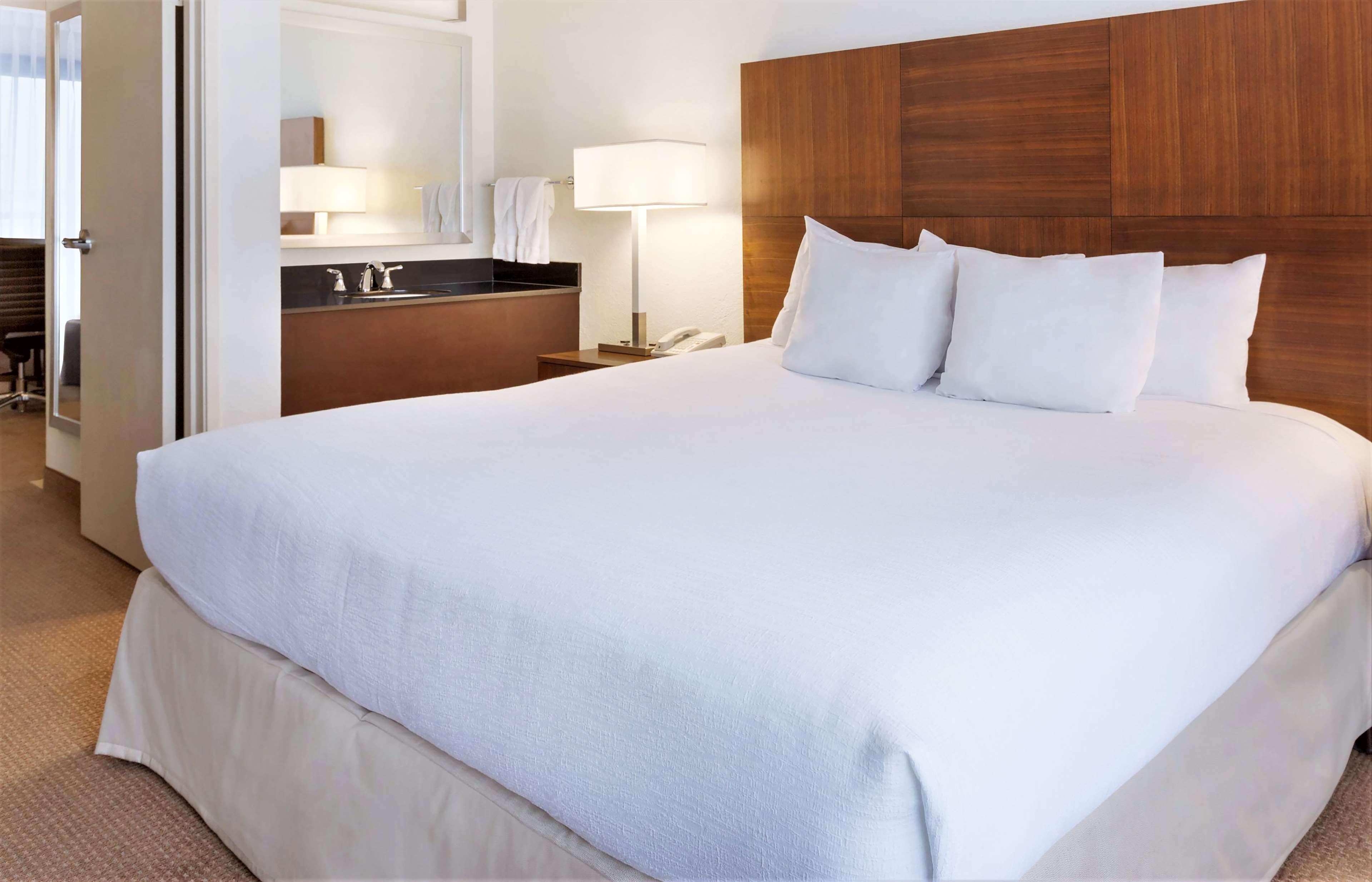 Embassy Suites Baton Rouge Esterno foto