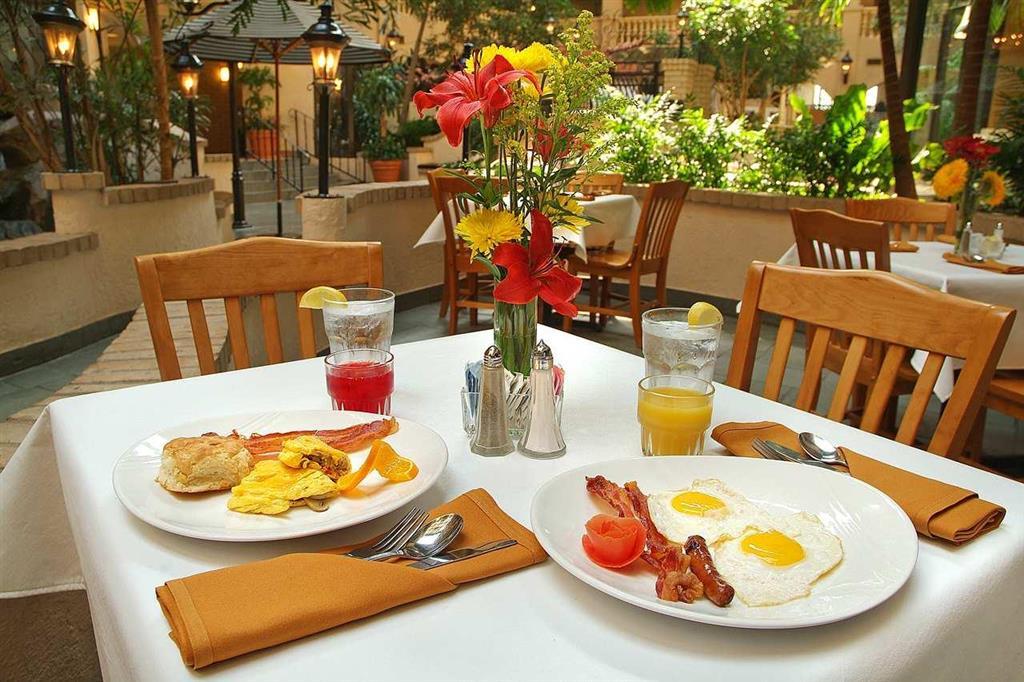 Embassy Suites Baton Rouge Ristorante foto